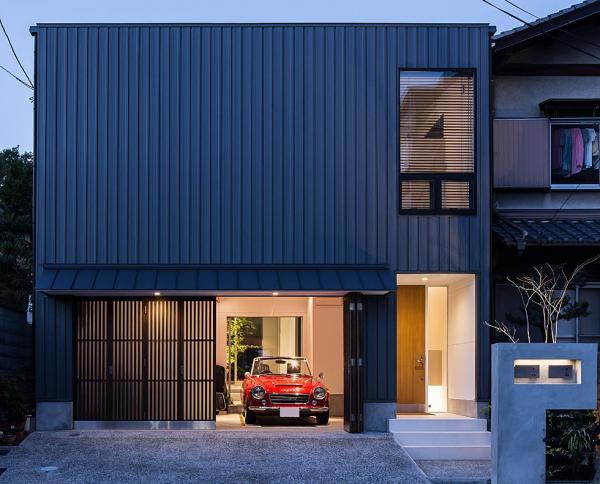 開放感あふれる中庭を持つ 愛車をやさしく包み込むガレージハウス京都北区のガレージハウス 建築主の声 一覧 建築家の住宅をプロデュースするザウス