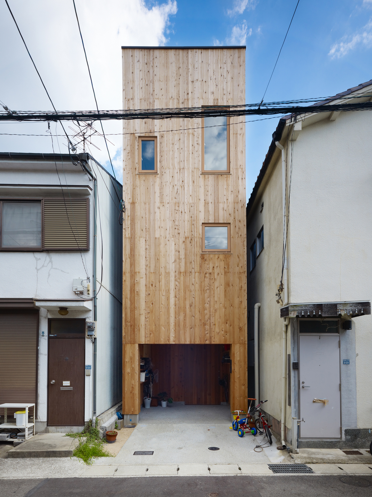 六甲の狭小住宅2・神戸　正面