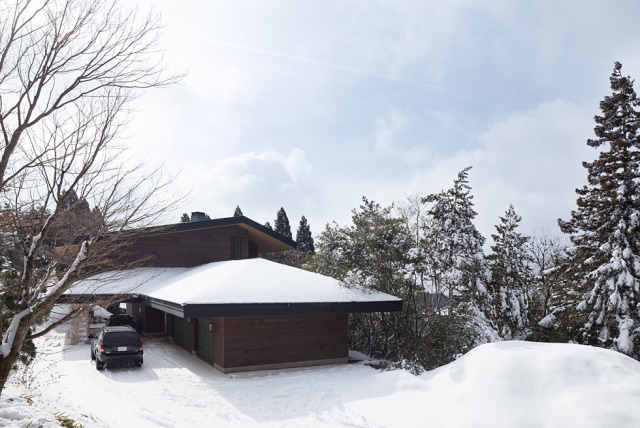 山の中のガレージハウス 施工例 建築家の住宅をプロデュースするザウス