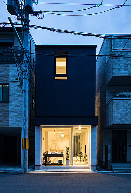 淀川の狭小店舗併用住宅 食品 大阪 建築面積 約9 0坪 施工例 建築家の住宅をプロデュースするザウス