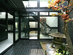 ※コートハウス(中庭のある住まい)の事例。