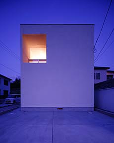建築・設計|建築家と理想の住宅をプロデュース:和泉の狭小住宅