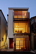 ザウス住宅プロデュース事例に「新宿の狭小二世帯住宅 ・東京」をアップしました。