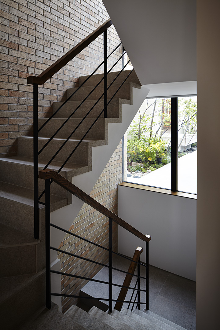 img-tkt12.jpg